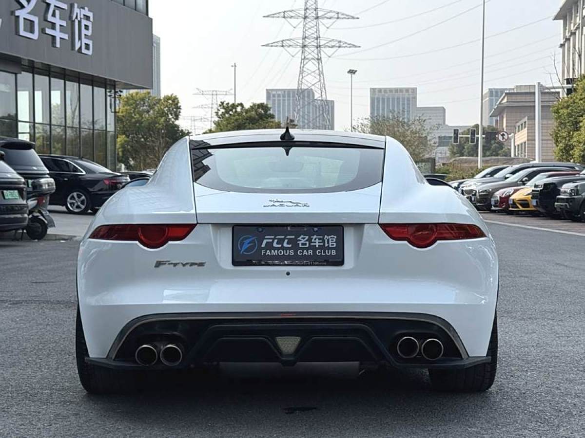 2015年11月捷豹 F-TYPE  2016款 3.0T 硬頂版