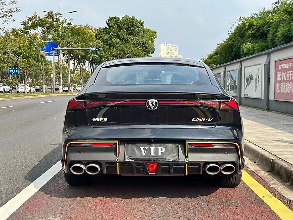 長(zhǎng)安 長(zhǎng)安UNI-V  2022款 1.5T 運(yùn)動(dòng)版圖片