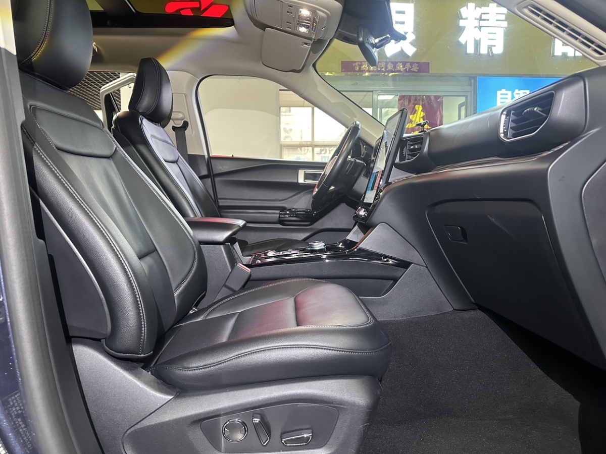 2021年7月福特 探險(xiǎn)者  2020款 EcoBoost 285 四驅(qū)鈦金版 7座