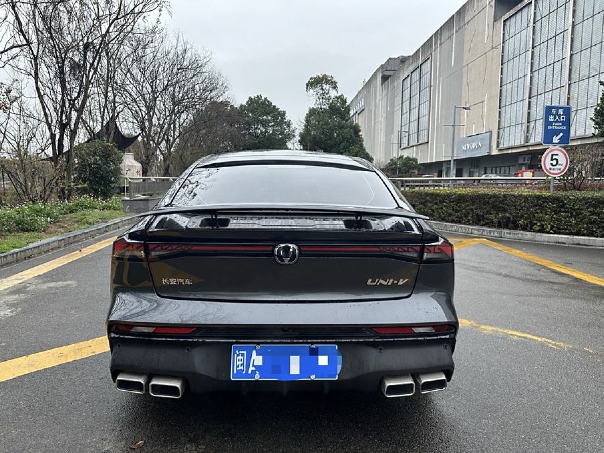 長安 長安UNI-V  2024款 1.5T 尊貴型圖片