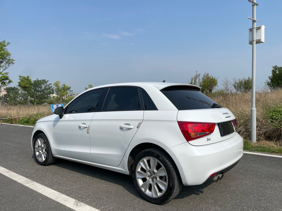 奧迪 奧迪A1  2014款 30 TFSI Sportback時(shí)尚型圖片