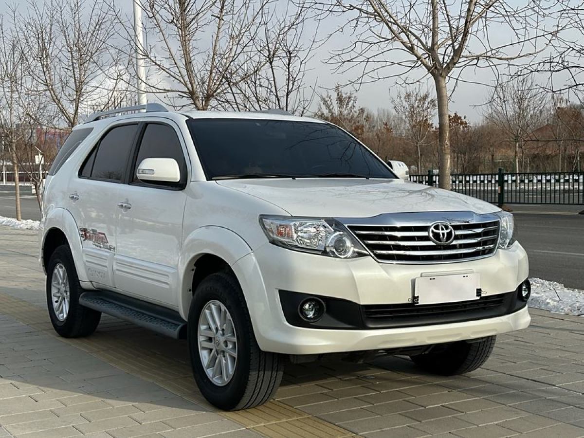 豐田 Fortuner  2015款 2.7L 標(biāo)準(zhǔn)版圖片