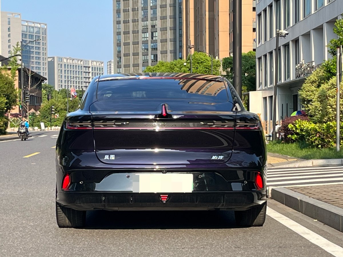 嵐圖 嵐圖追光  2024款 PHEV 四驅(qū)超長續(xù)航旗艦版圖片
