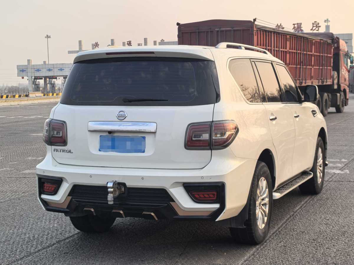 日產(chǎn) 途樂(lè)  2018款 4.0L 鉑金型圖片