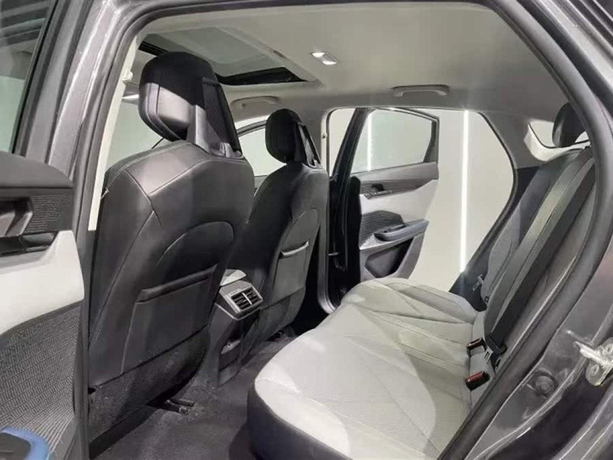 長安 長安UNI-V  2023款 1.5T 尊享型圖片
