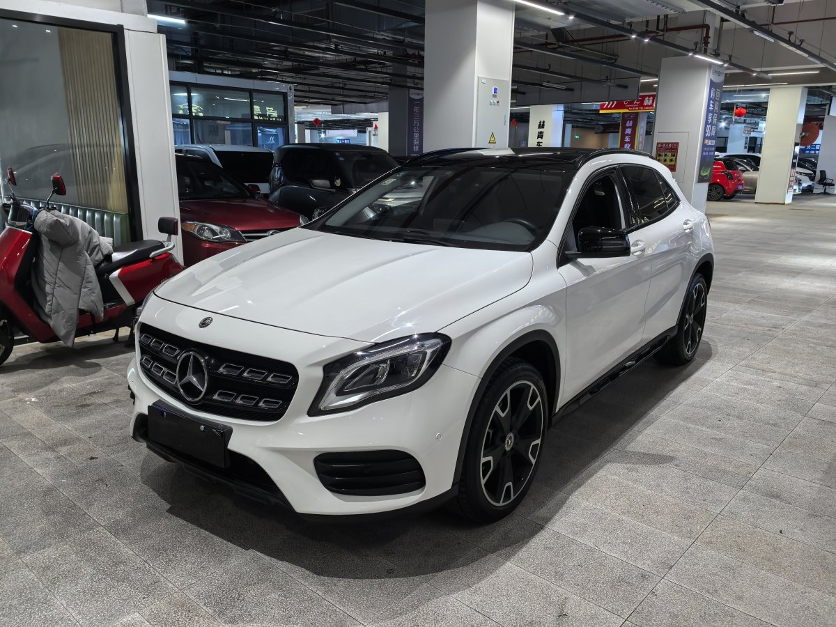 奔馳 奔馳GLA  2018款 GLA 220 4MATIC 運(yùn)動(dòng)型圖片