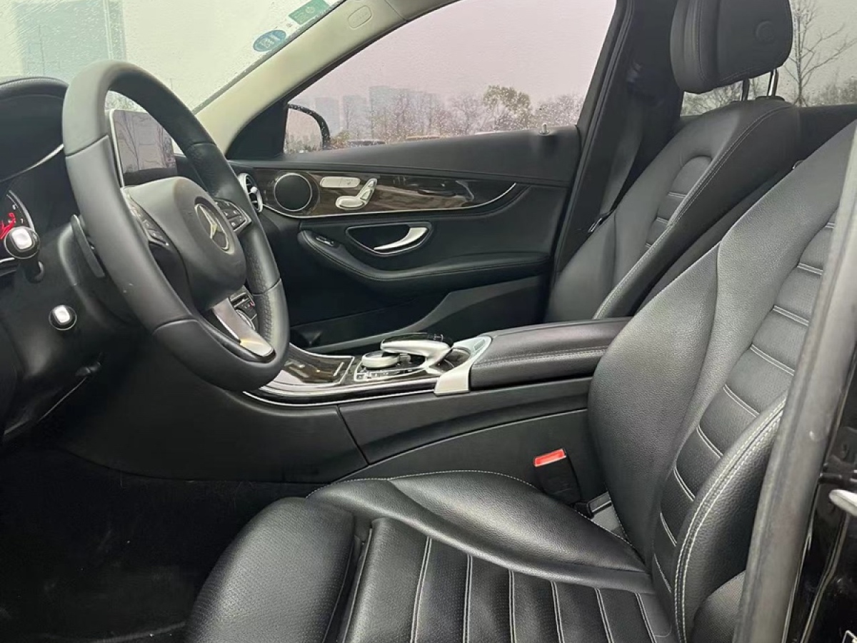 2017年1月奔驰 奔驰C级  2015款 改款 C 200 L 运动型