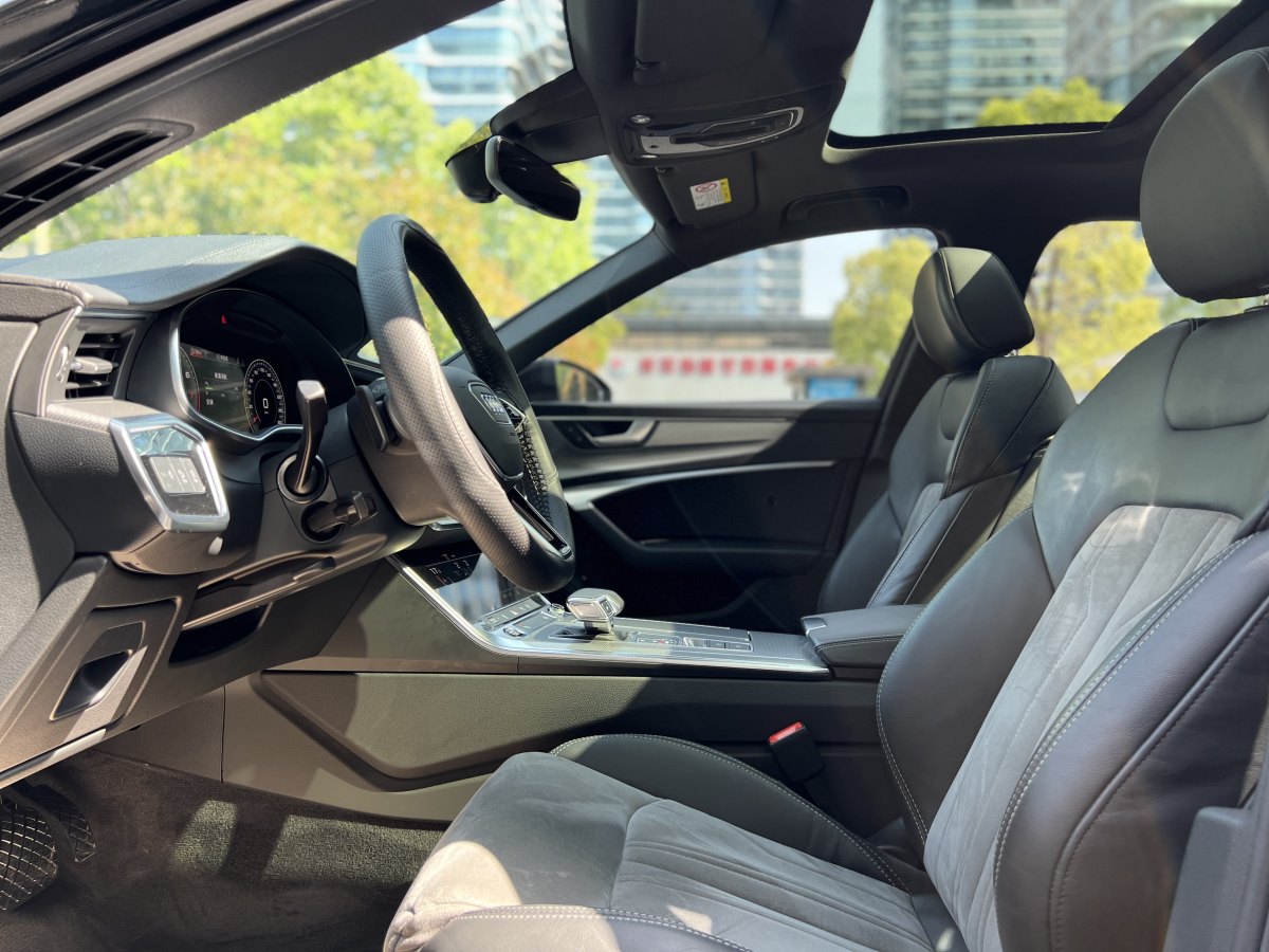 奧迪 奧迪A6L  2022款 45 TFSI quattro 臻選動感型圖片