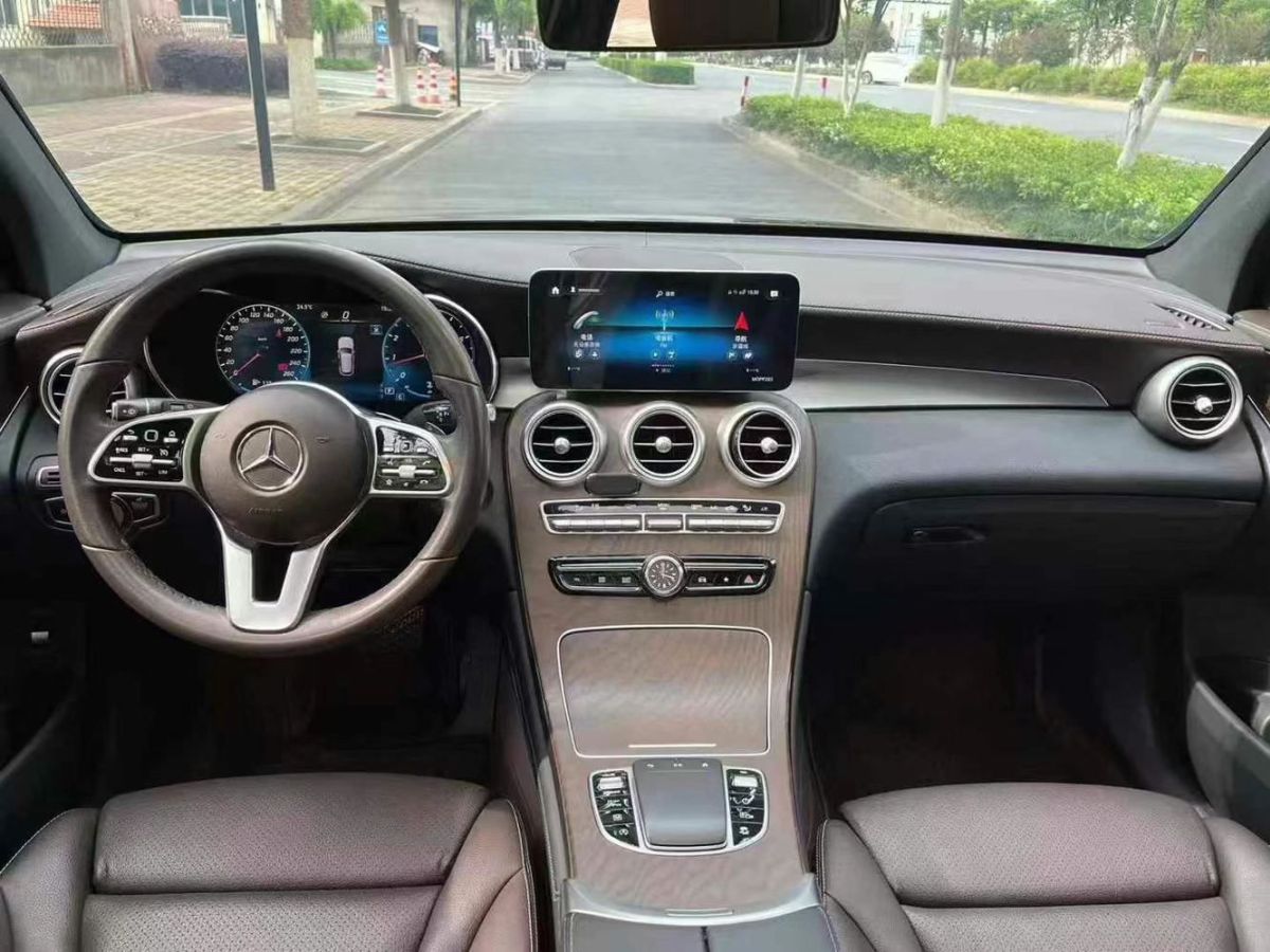 奔馳 奔馳GLC  2023款 GLC 300 4MATIC 轎跑SUV圖片