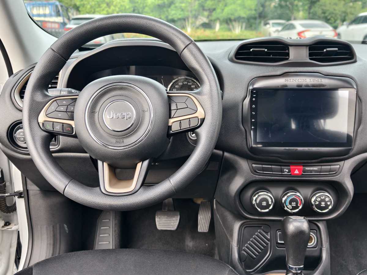 Jeep 自由俠  2018款 互聯(lián)大屏版 180T 自動高能版圖片