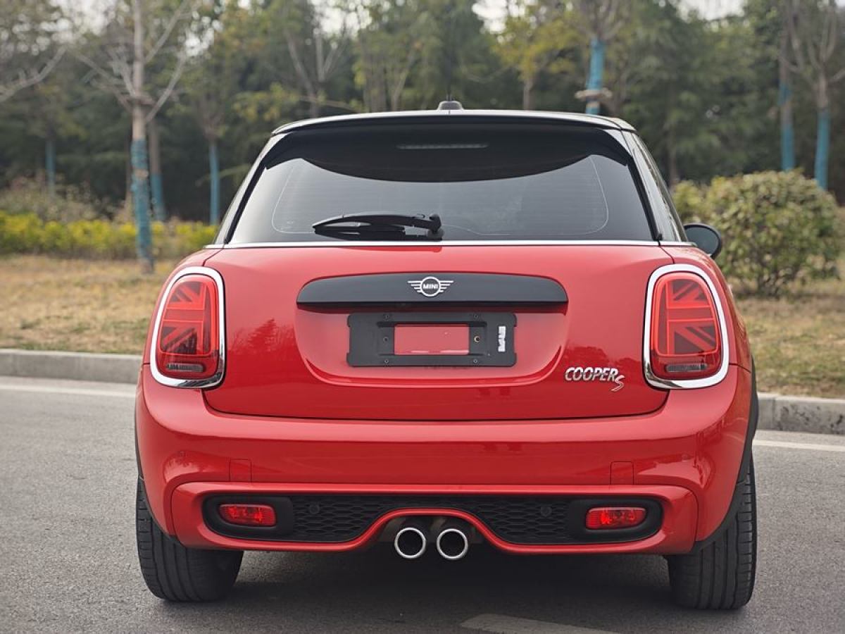 MINI MINI  2020款 2.0T COOPER S 經(jīng)典派 五門版圖片