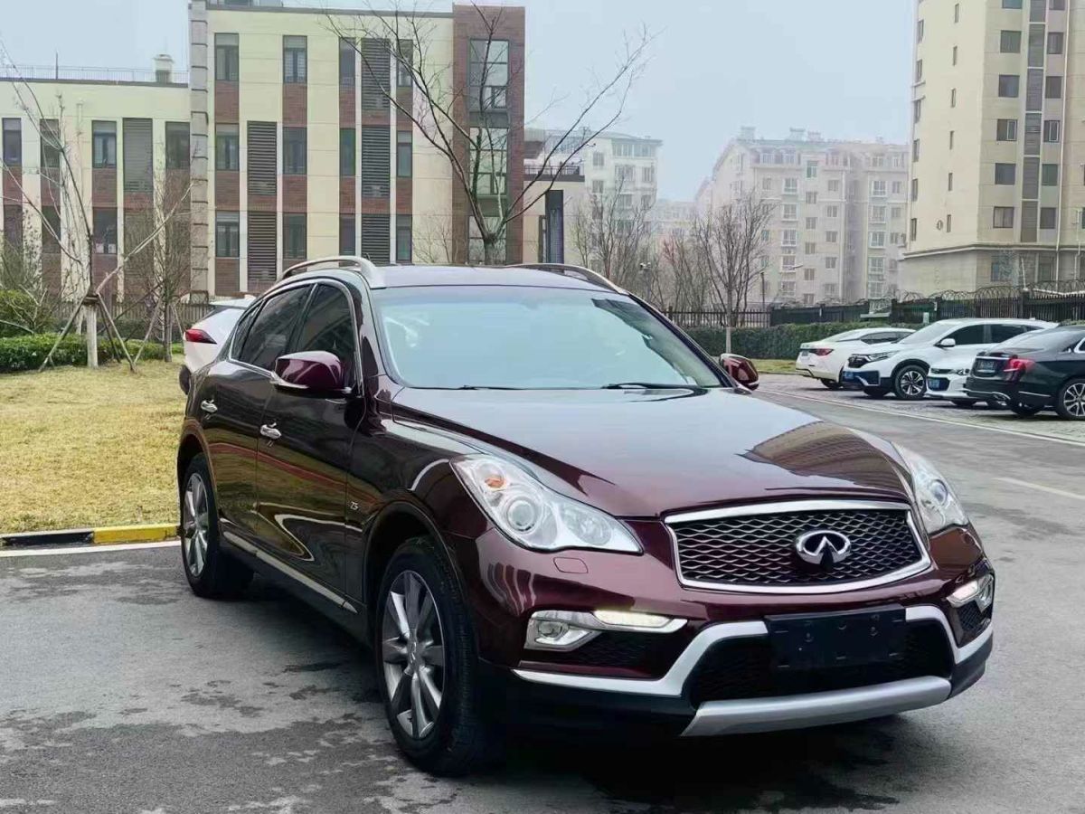 2017年3月英菲尼迪 QX  2017款 QX30 1.6T 時(shí)尚版 兩驅(qū)