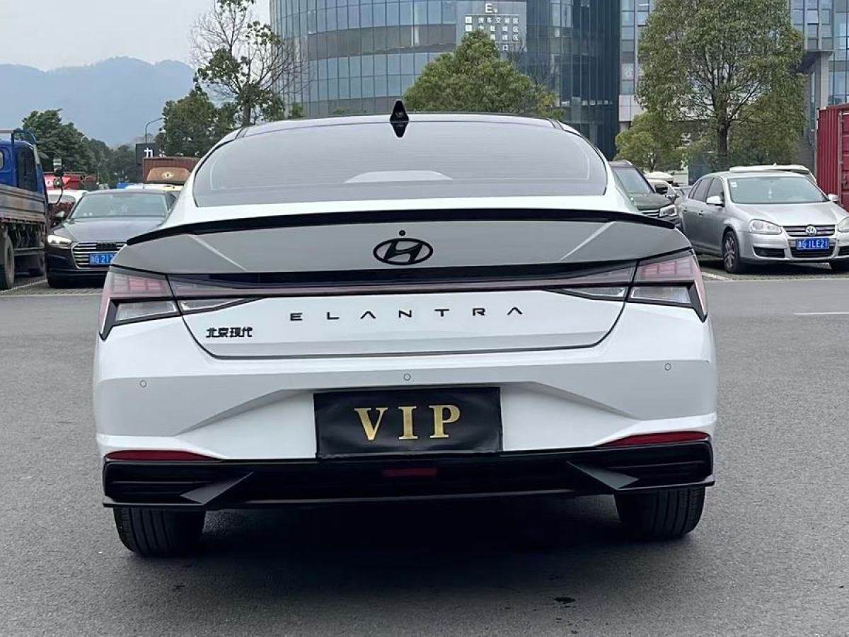 現(xiàn)代 伊蘭特  2022款 1.5L CVT LUX尊貴版圖片