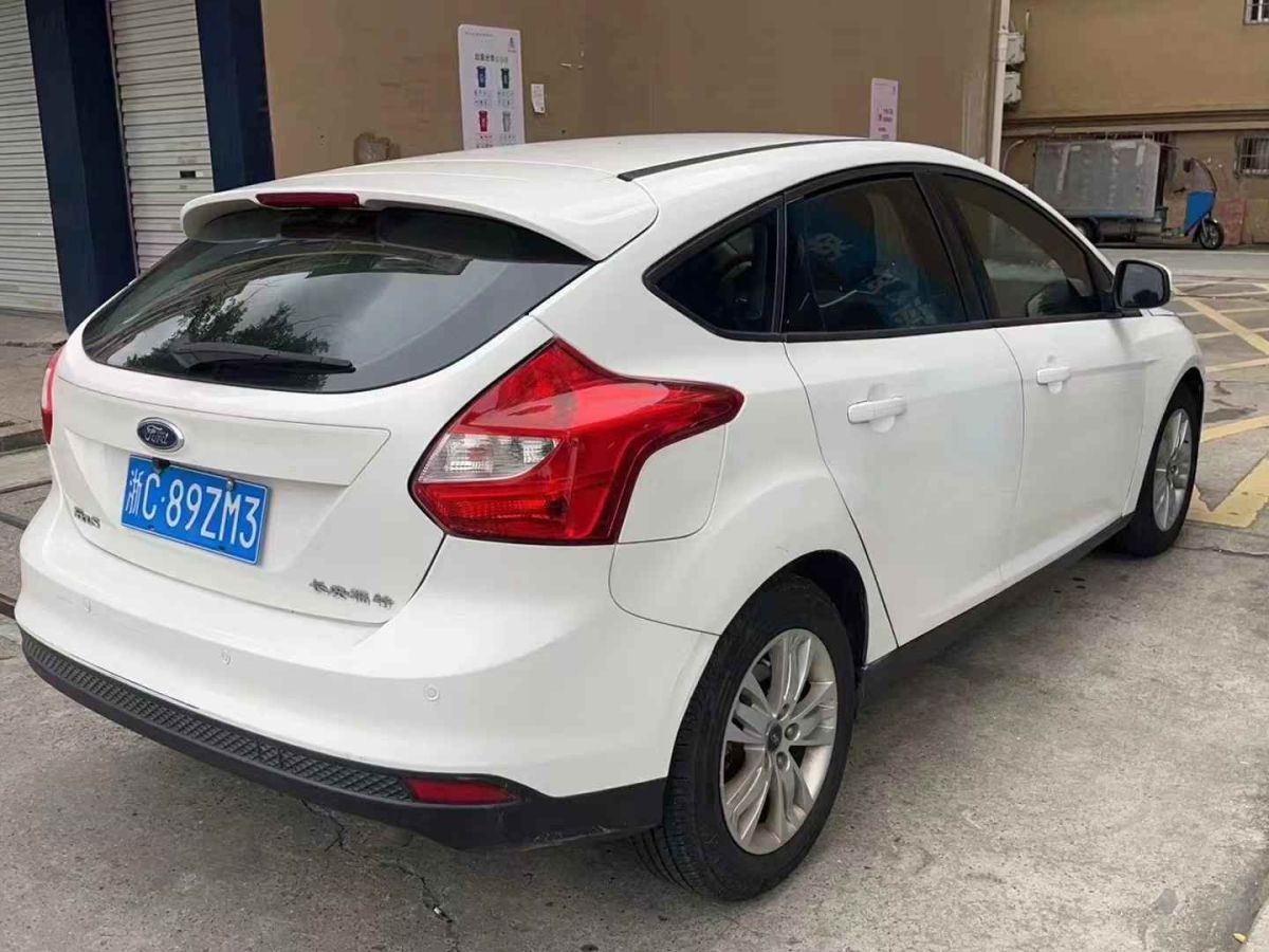 啟辰 R50  2013款 1.6L 北斗導(dǎo)航版圖片