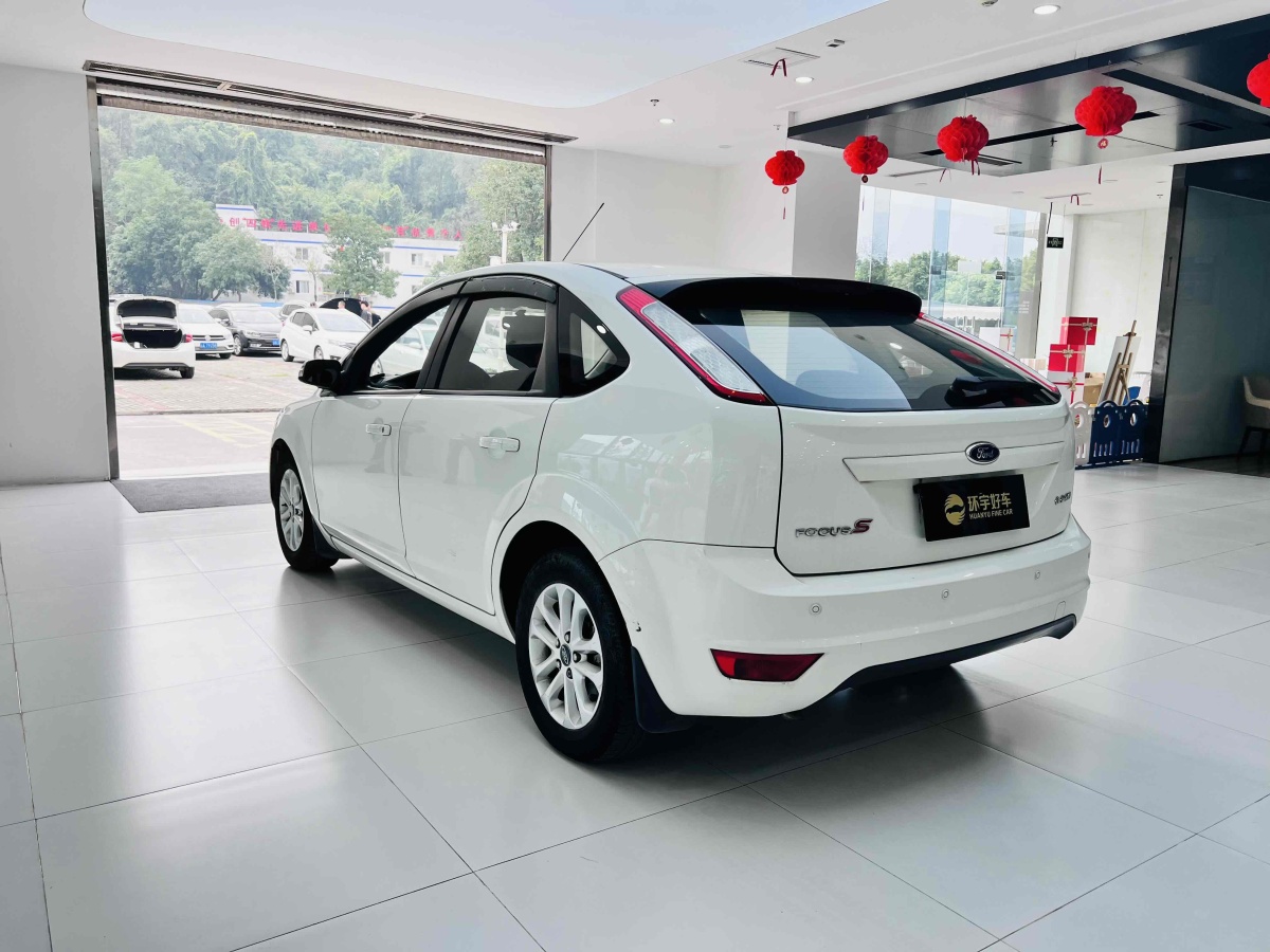 福特 ?？怂? 2013款 兩廂經(jīng)典 1.8L 手動基本型圖片