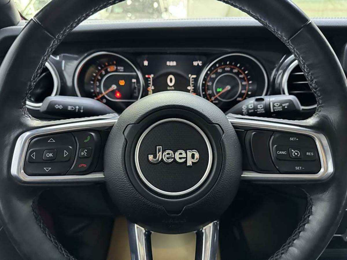 Jeep 牧馬人  2022款 2.0T 高地巴哈馬沙灘粉特別版圖片