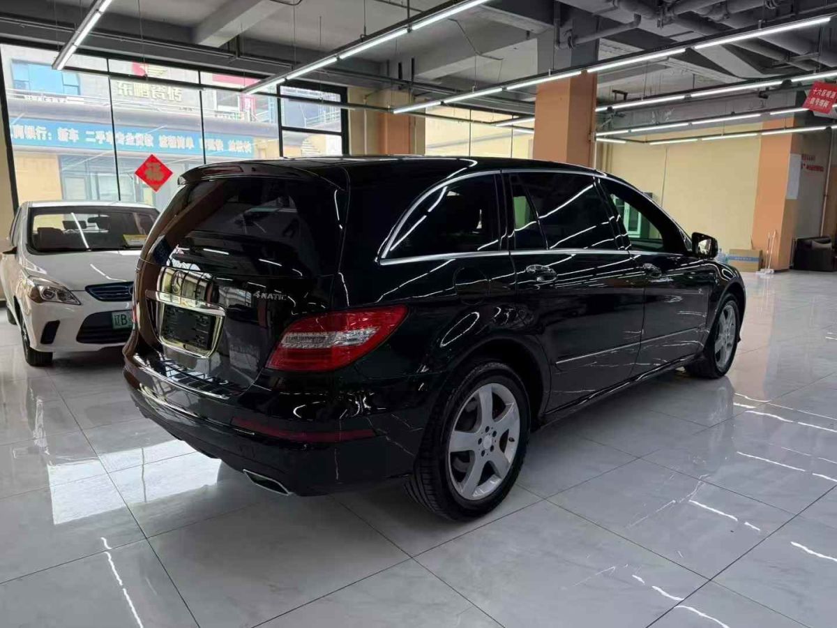 奔馳 奔馳R級(jí)  2015款 R 400 4MATIC 商務(wù)型圖片