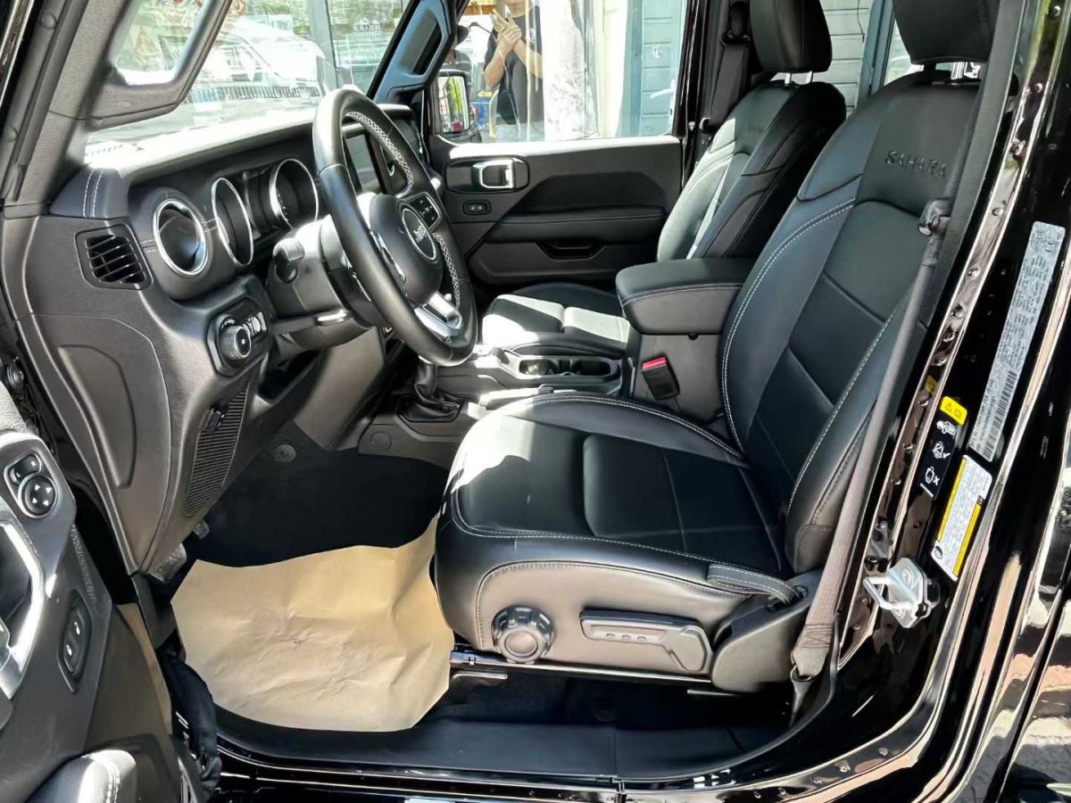 Jeep 牧馬人 圖片