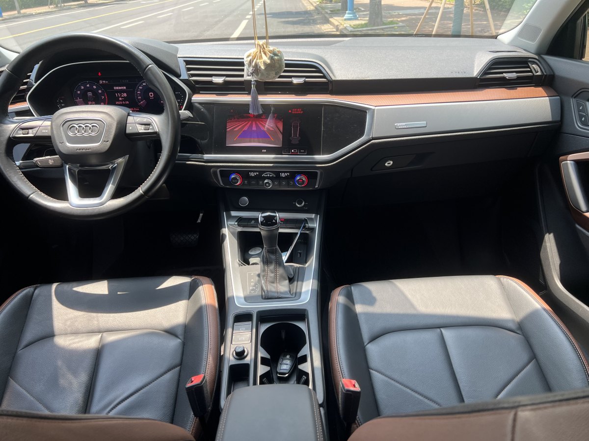 奧迪 奧迪Q3  2024款 35 TFSI 時(shí)尚動感型圖片