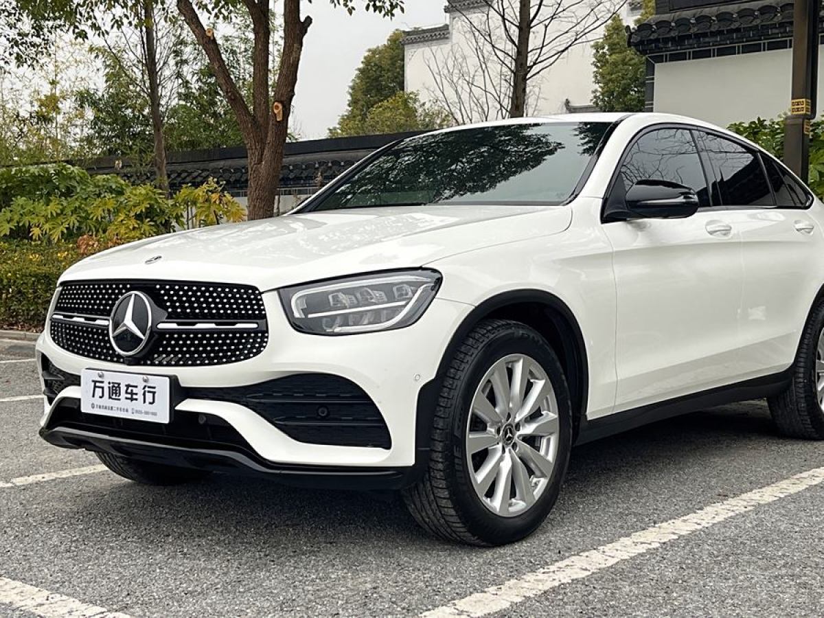 奔馳 奔馳GLC  2021款 GLC 260 4MATIC 轎跑SUV圖片