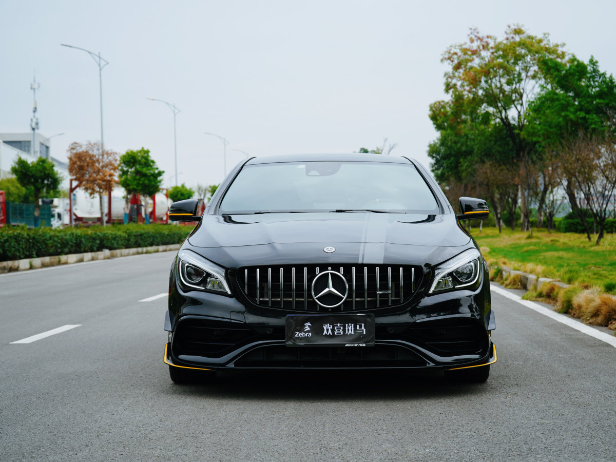 2018年6月奔馳 奔馳CLA級AMG  2017款 AMG CLA 45 4MATIC 暗夜雷霆限量版