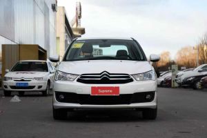 世嘉 雪鐵龍 經(jīng)典 三廂 1.6L 自動品尚型