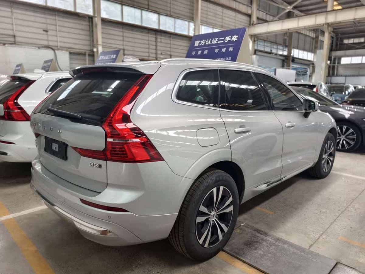 沃爾沃 XC60  2024款 B5 四驅(qū)智逸豪華版圖片