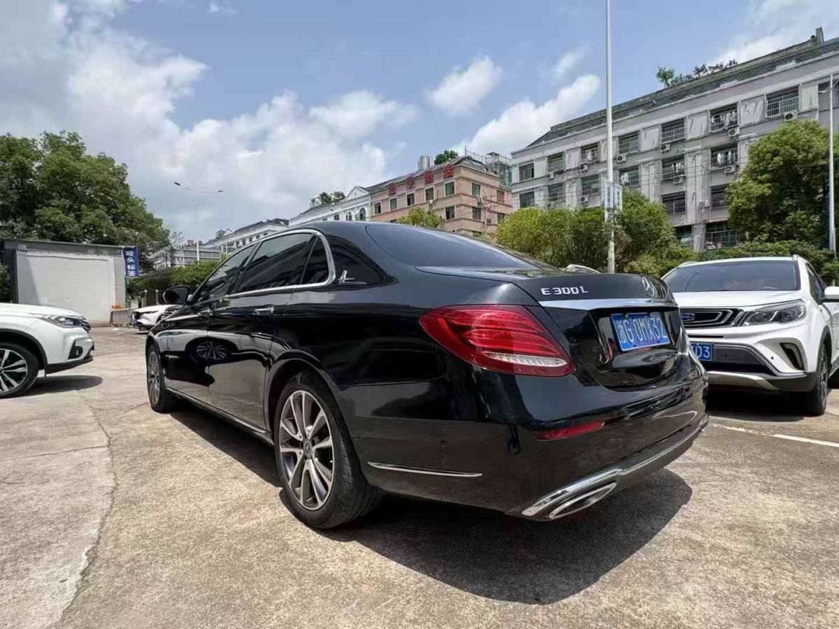 奔馳 奔馳E級  2020款 E 300 L 豪華型圖片