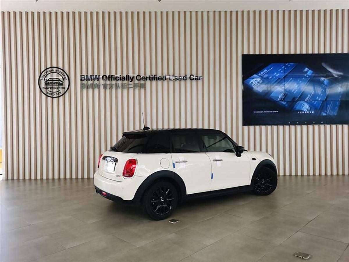 MINI MINI  2021款 1.5T COOPER 經(jīng)典派 五門版圖片