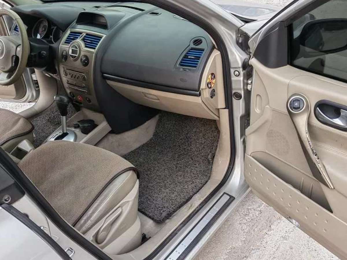 2009年4月雷諾 梅甘娜  2006款 2.0 SEDAN 5MT