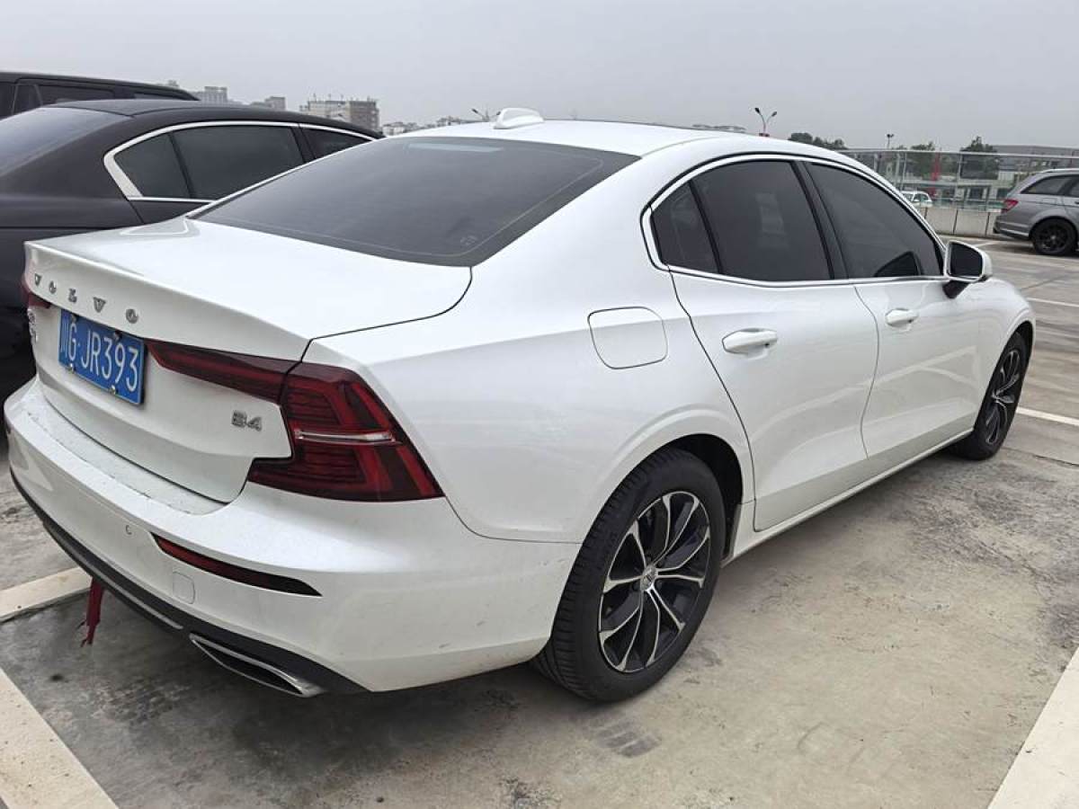 沃爾沃 S60L  2022款 B4 智逸豪華版圖片