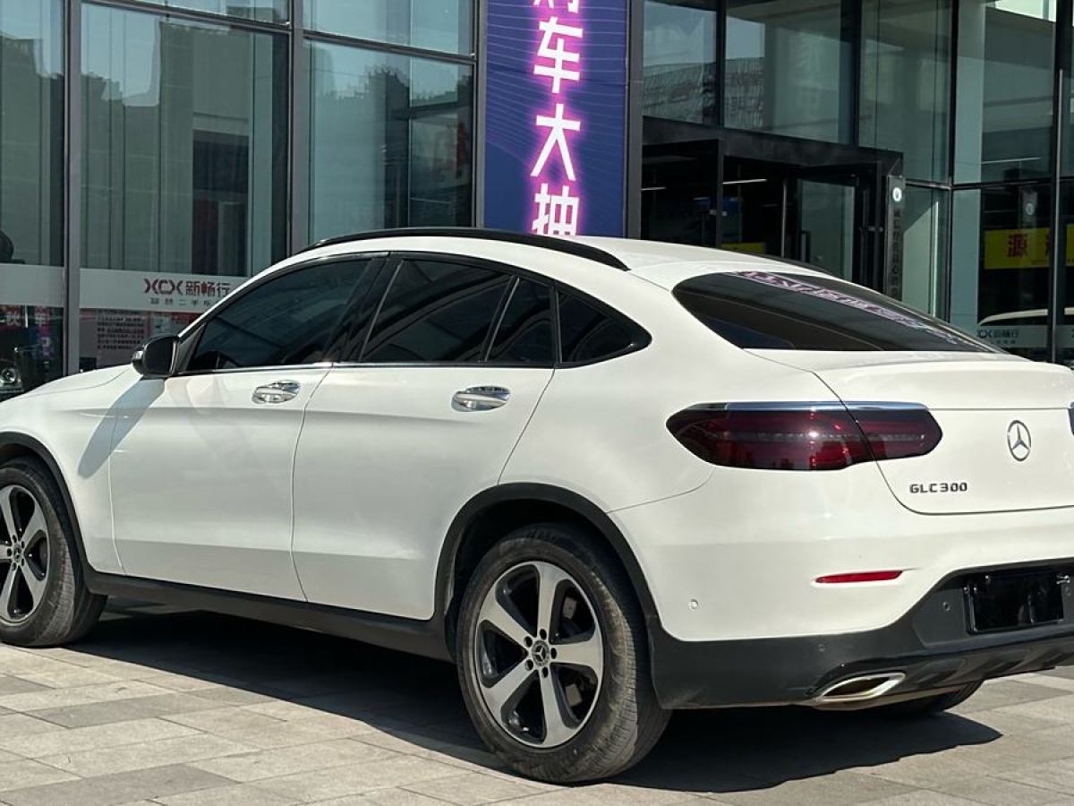 奔馳 奔馳GLC  2023款 GLC 300 4MATIC 轎跑SUV圖片