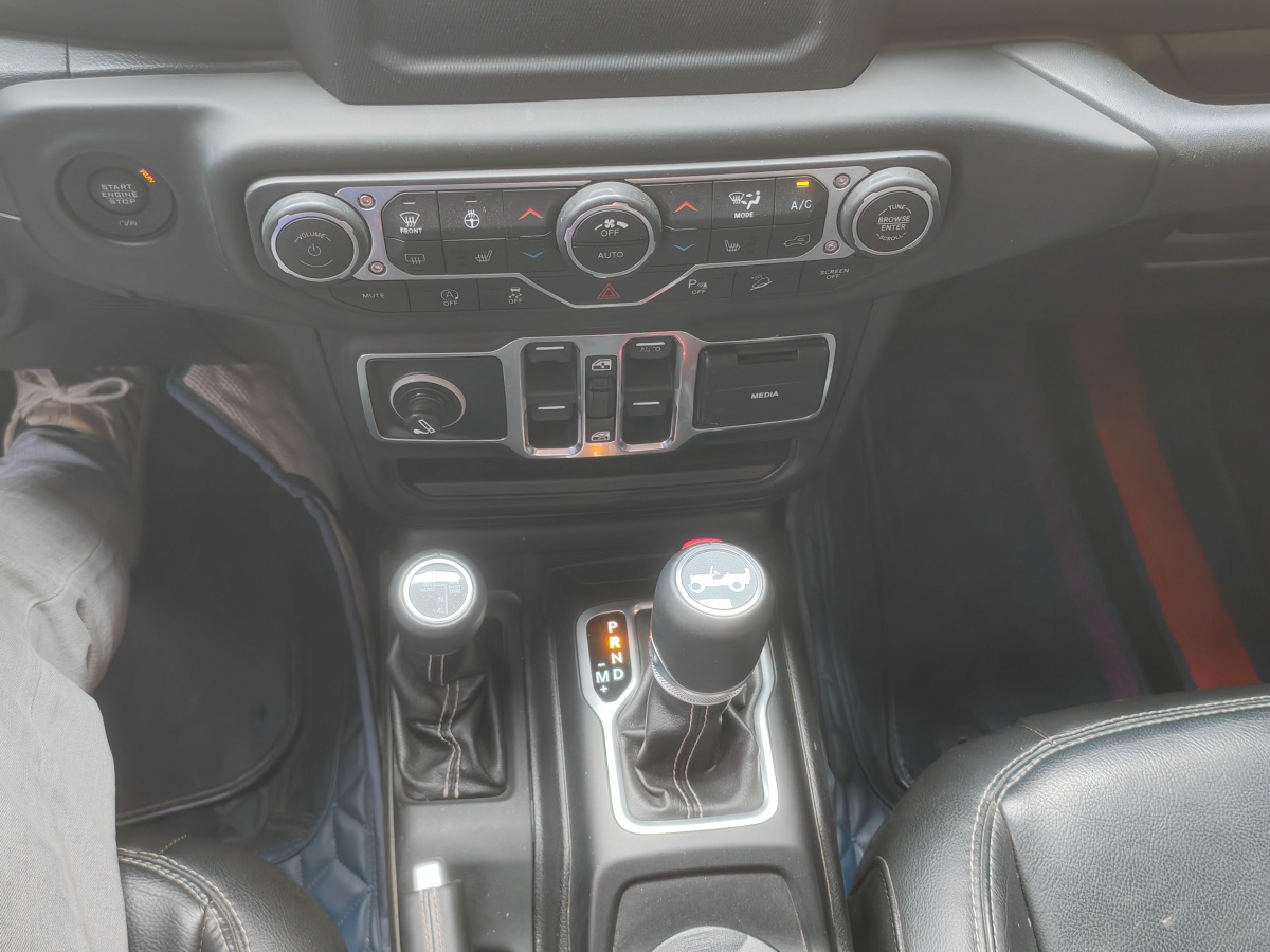 Jeep 牧馬人  2018款 2.0T Sahara 四門版圖片