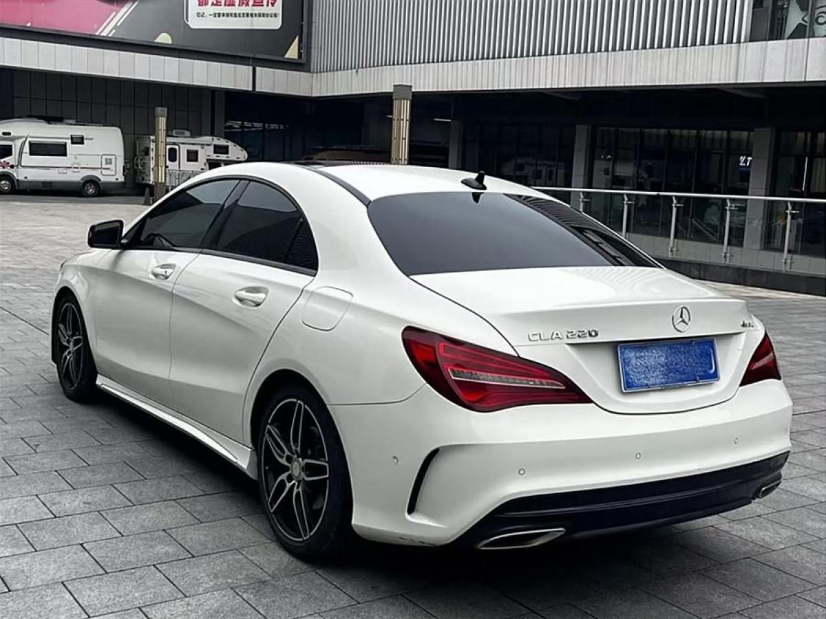 2016年12月奔馳 奔馳CLA級(jí)  2017款 改款 CLA 220 4MATIC