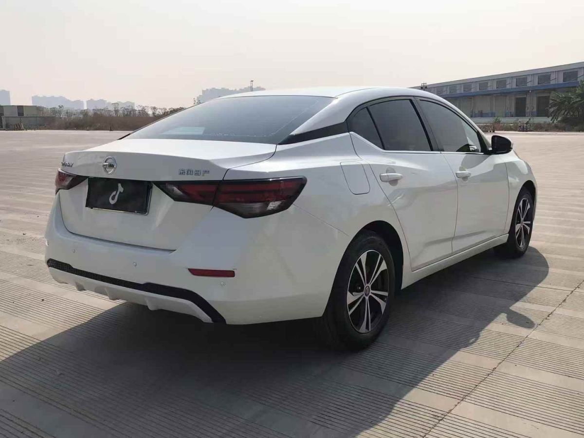 日產(chǎn) 軒逸  2021款 1.6L XL CVT暗夜版圖片