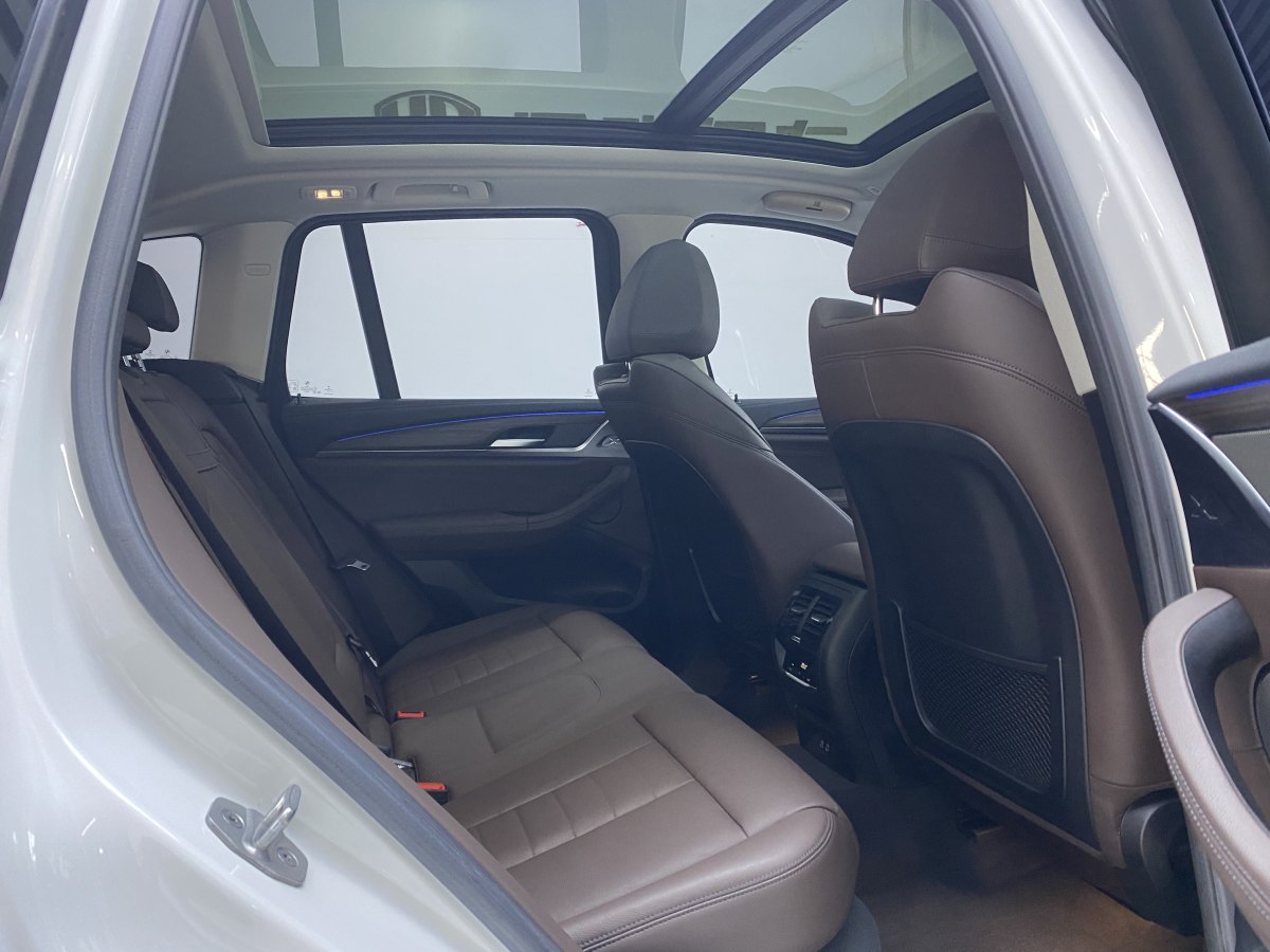 2021年5月宝马 宝马X3  2021款 改款 xDrive30i 领先型 M运动套装