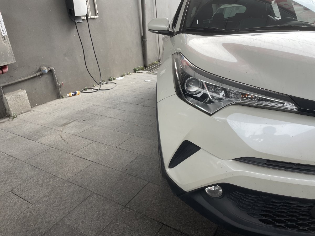 豐田 C-HR  2018款 2.0L 領(lǐng)先版 國VI圖片