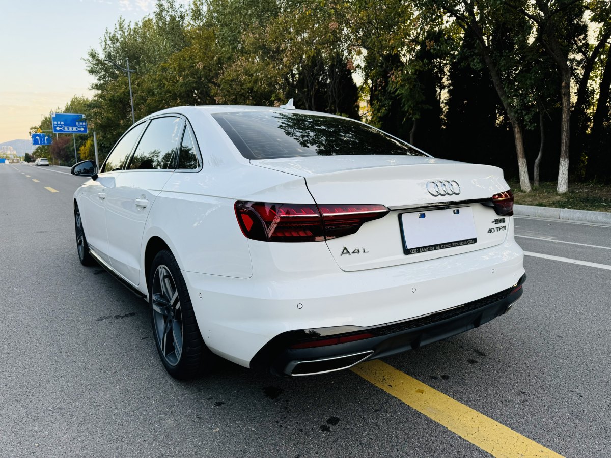 奧迪 奧迪A4L  2022款 40 TFSI 豪華動(dòng)感型圖片