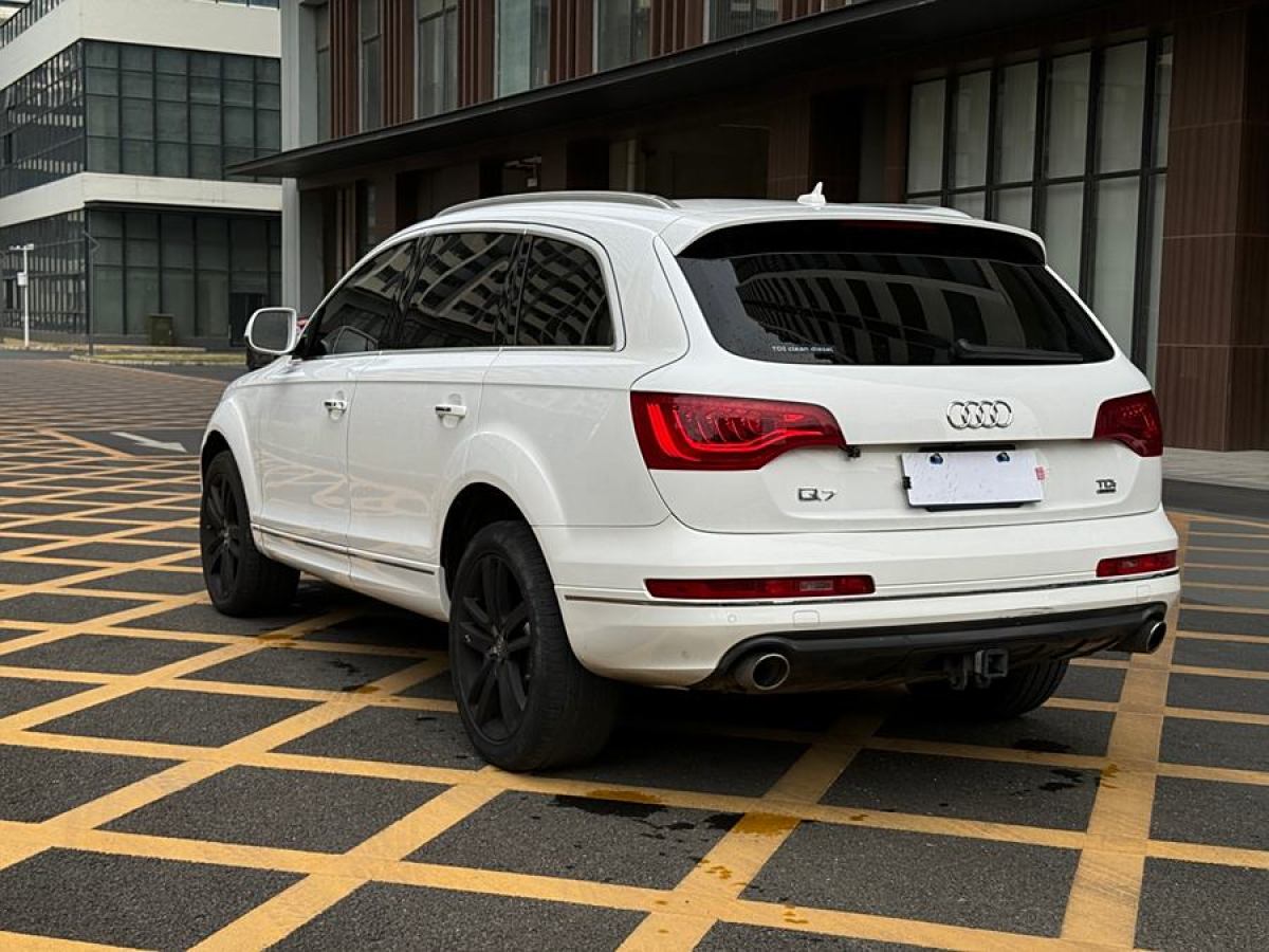 奧迪 奧迪Q7  2012款 3.0 TDI 領(lǐng)先型圖片