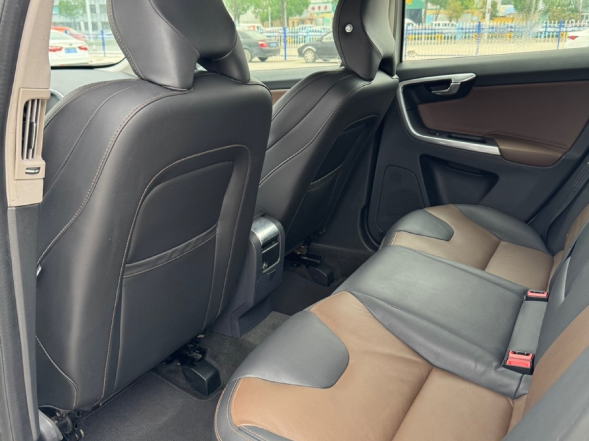 沃爾沃 XC60  2015款 T5 AWD 智遠(yuǎn)版圖片