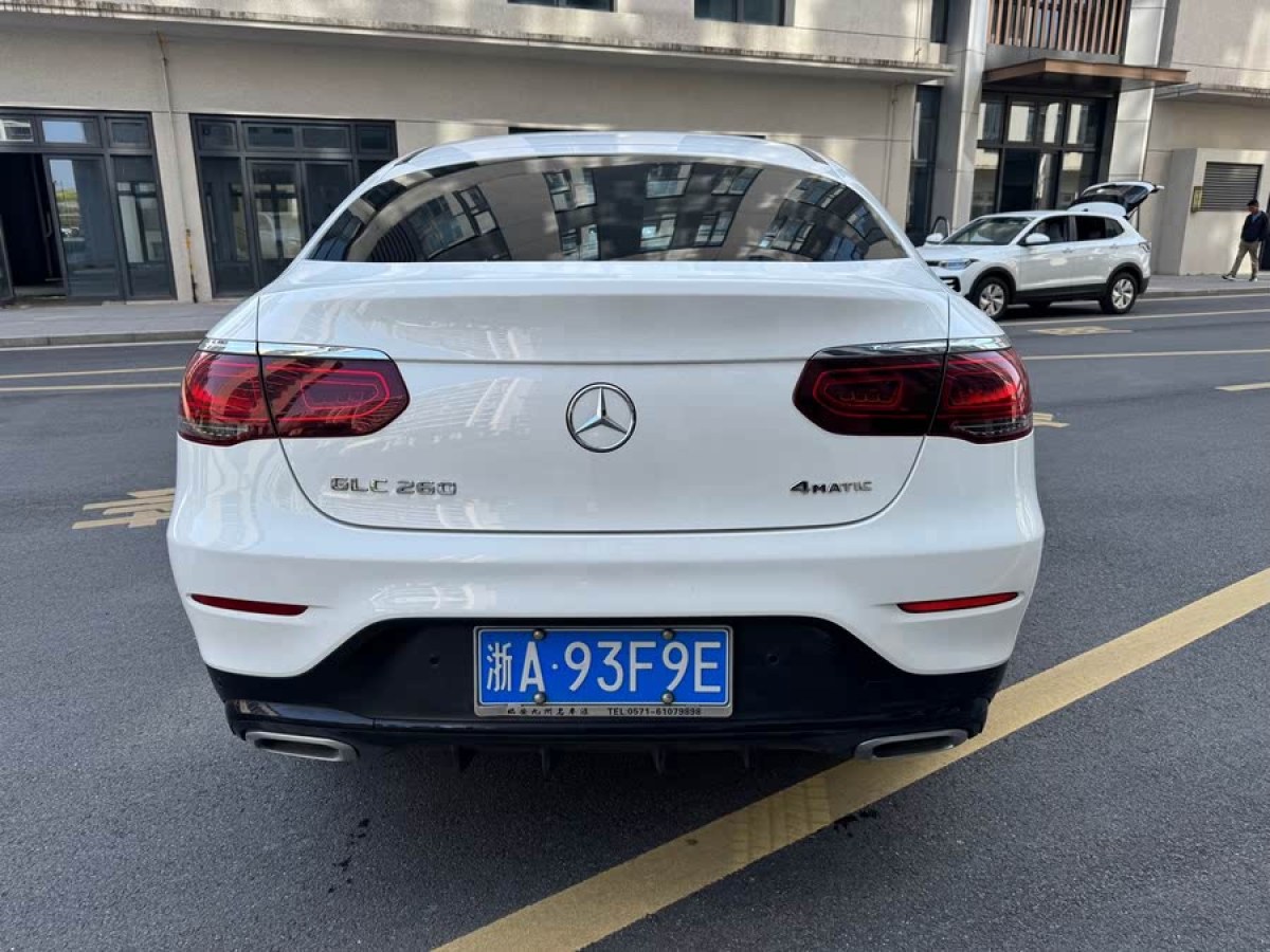 奔馳 奔馳GLC  2022款 改款 GLC 260 4MATIC 轎跑SUV圖片