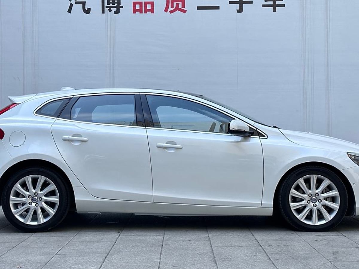 沃尔沃 V40  2014款 2.0T 智雅版图片