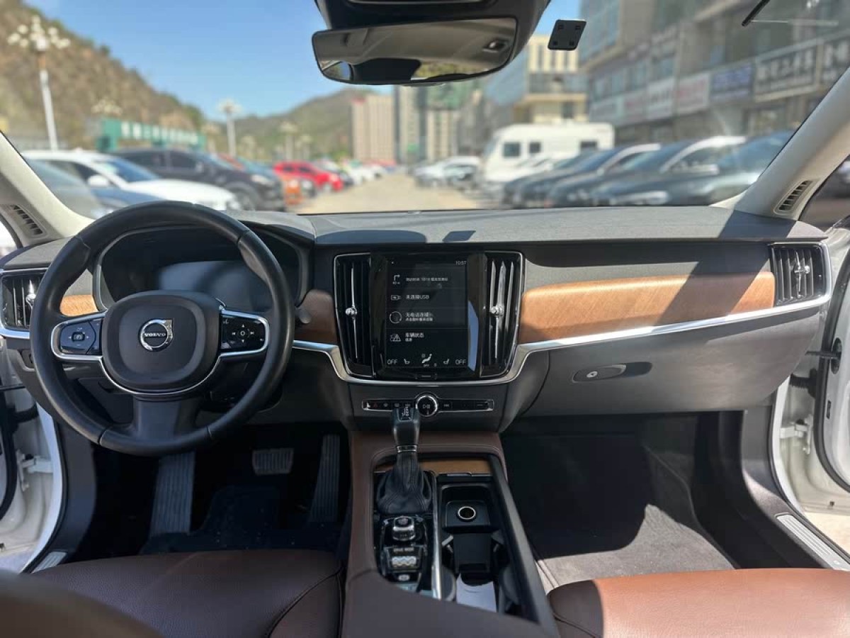 沃爾沃 S90  2020款 改款 T5 智遠(yuǎn)豪華版圖片