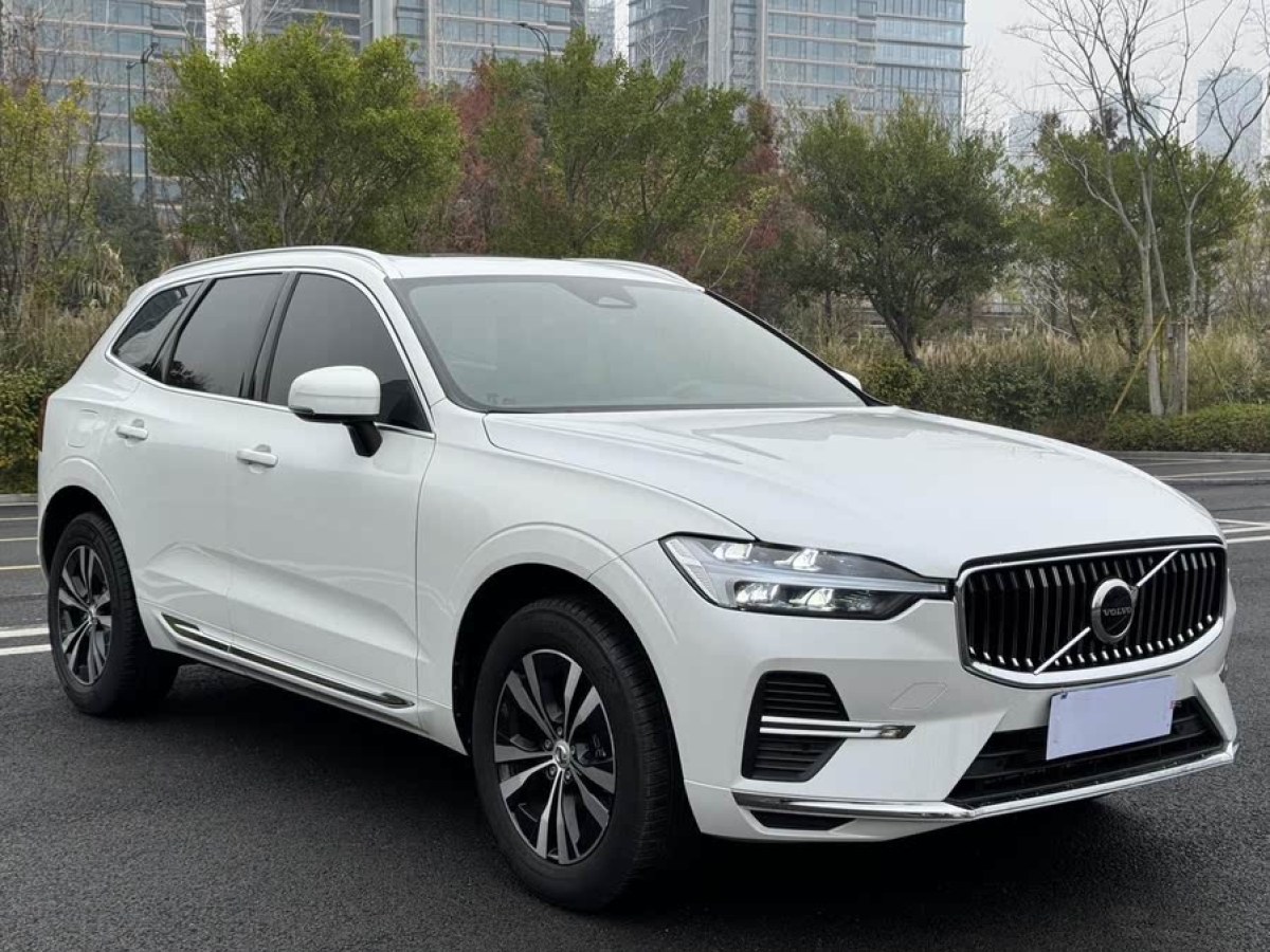 沃爾沃 XC60  2023款 B5 四驅(qū)智逸豪華版圖片
