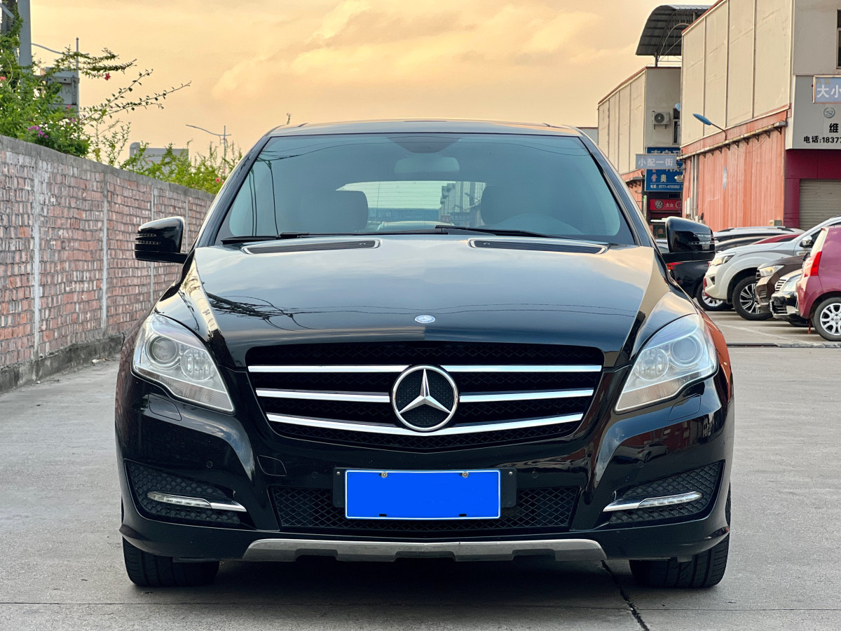 奔馳 奔馳R級  2014款 R 400 4MATIC 商務(wù)型圖片