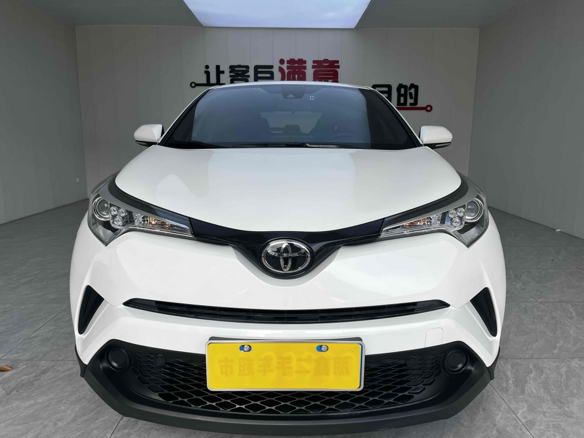 豐田 C-HR  2020款 2.0L 領(lǐng)先版圖片