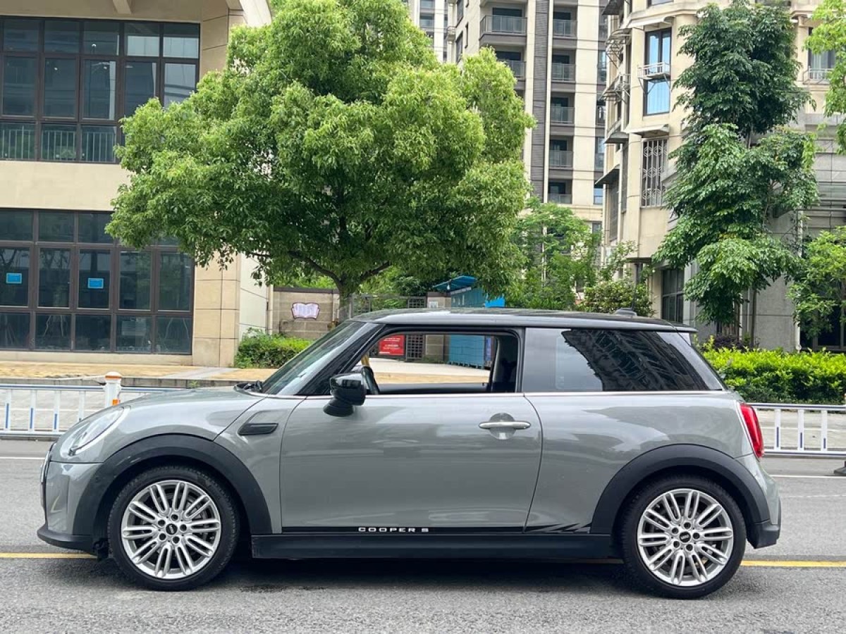 MINI MINI  2022款 改款 1.5T COOPER 經(jīng)典派圖片