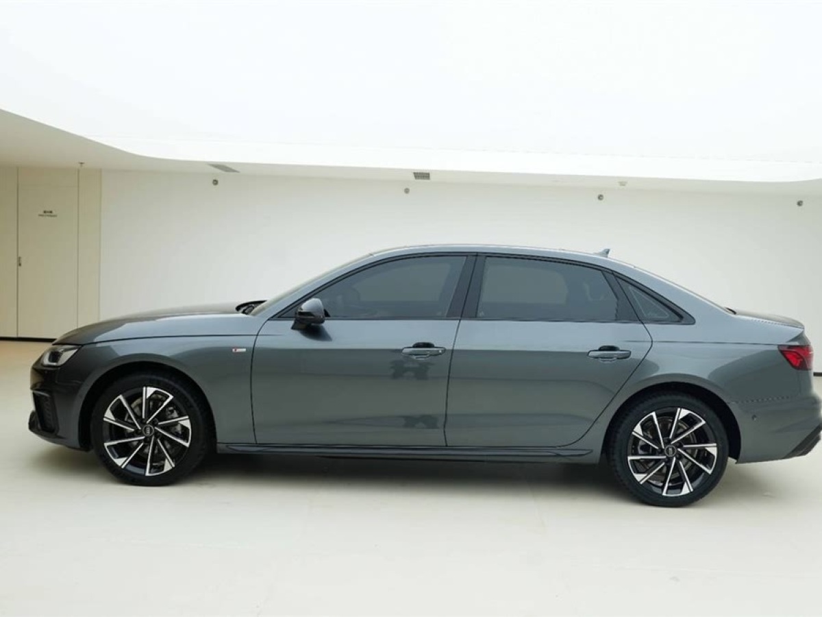 奧迪 奧迪A4L  2022款 40 TFSI 豪華動感型圖片