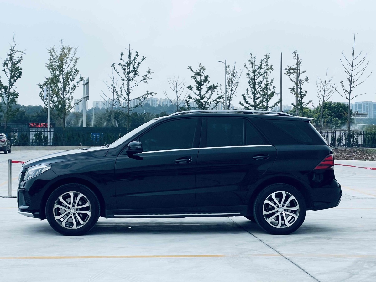 奔馳 奔馳GLE  2016款 GLE 320 4MATIC 動感型圖片