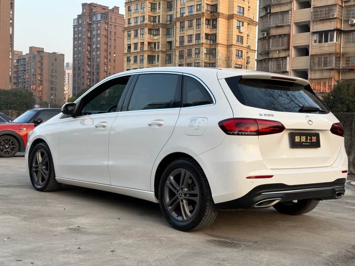 奔馳 奔馳B級  2020款 B 200 動感型圖片